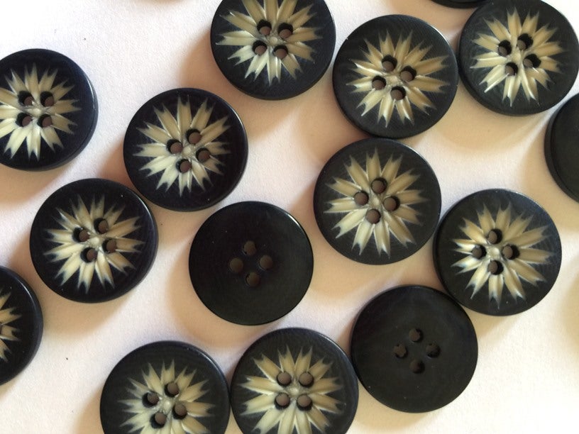 Corozo Starburst Buttons, photo 5 of 5