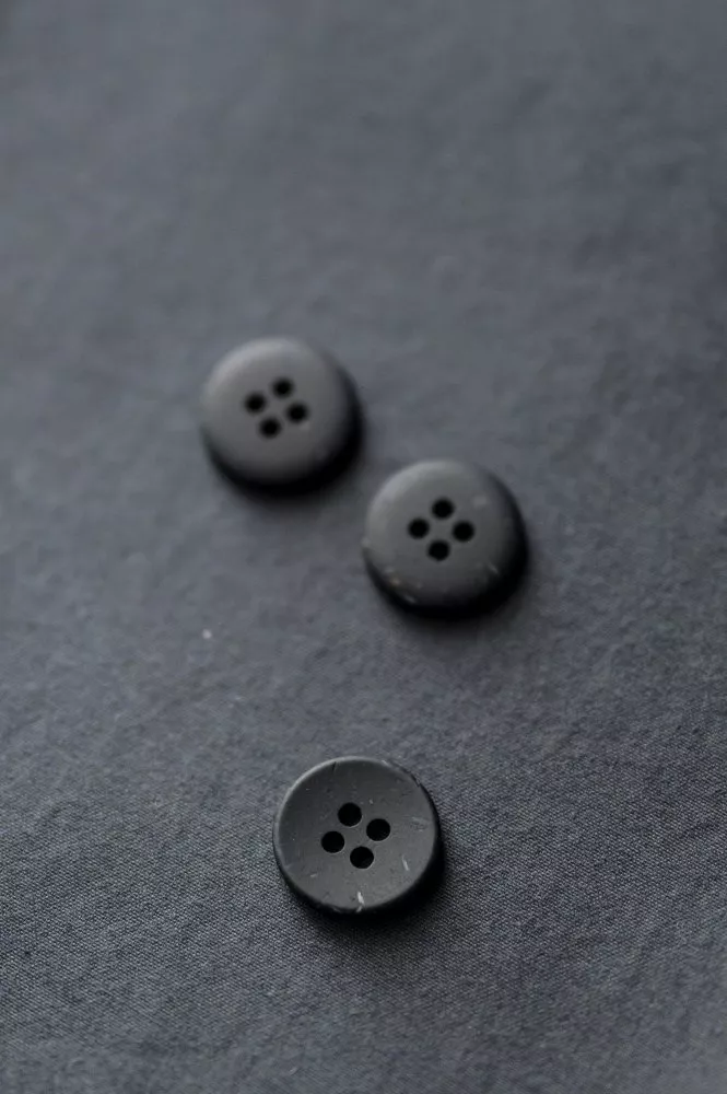 Speckles Button — Merchant and Mills, photo 2 of 3
