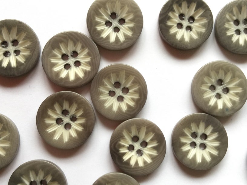 Corozo Starburst Buttons, photo 4 of 5